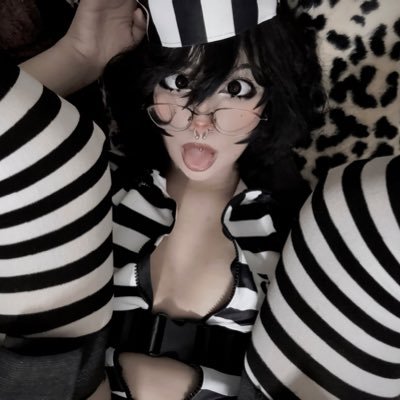 Puppy_Priest's profile picture. 𓊆ྀི 𐔌՞. .՞𐦯っ જ⁀ It’s in my bio FETCH⸝⸝ .ᐟ𓊇ྀི