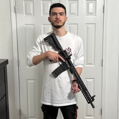 Allipsiii's profile picture. 