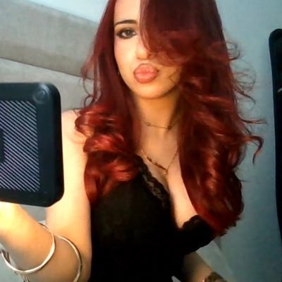 punktoenail8's profile picture. 