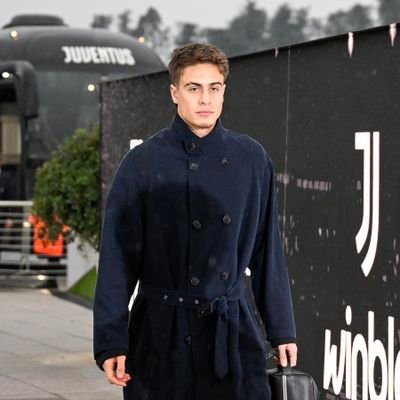 I3edir999's profile picture. 'this world is cruel, but it's also very beautiful.'