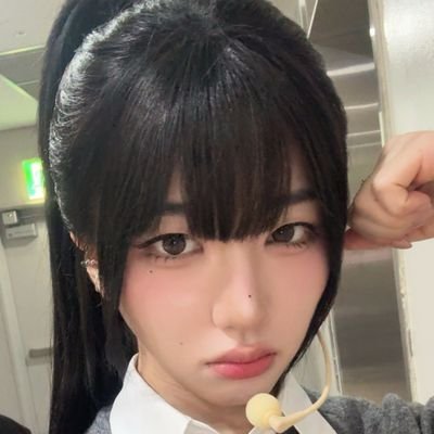 FanyHet's profile picture. that OnceWavOrbitGlassy who is obsessed with The Warning and gl