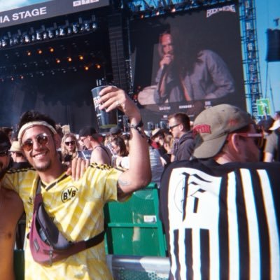 Shovini43's profile picture. בכיתה ג׳ דפקתי לאוהד לויטה פנדל לחיבורים