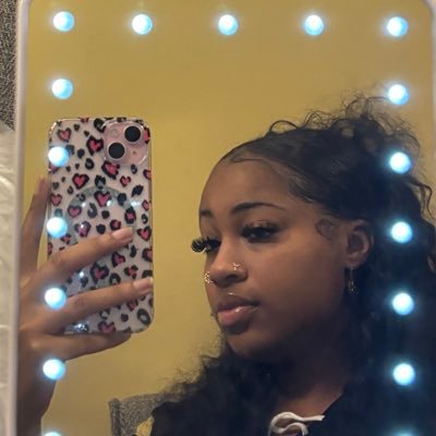 _Brandieeee's profile picture. Hoe why is you here?