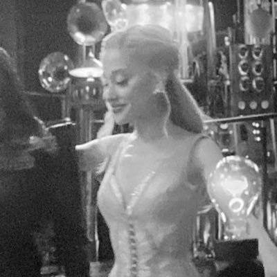 floatinwidebris's profile picture. god bless the t girls and all the in between girls