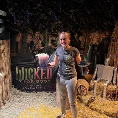 LetsGoToTheMov7's profile picture. Film Blogger and cinema enthusiast. Est Feb 2009. Love going to the theatre.When Harry Met Sally stan. Film reviews, theatre reviews. Member: @TheOAFFC LOTR fan