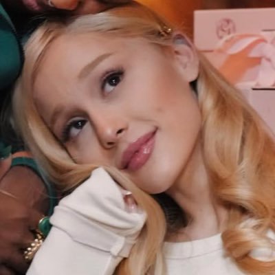 luvtooharddd's profile picture. 