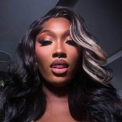 simi_savage_'s profile picture. VERSATILE MODEL Fashion•Lifestyle•Entrepreneurial•Marketer•Graphic Design •Vixen 6’3ft For Bookings:🔖 :bsimileoluwa@gmail.com Tk:@_simisavage_ ig : _simisavage