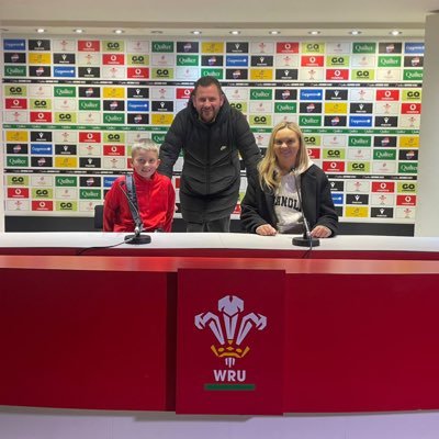 jamieparry85's profile picture. 🏴󠁧󠁢󠁷󠁬󠁳󠁿 🇮🇪 ⚽️ 🏉 🎯 Cone picker upper @stjosephsafc53 ⚫️⚪️ Camac ST holder @stpatsfc 🔴⚪️ Leinster Rugby ⭐ ⭐ ⭐ ⭐