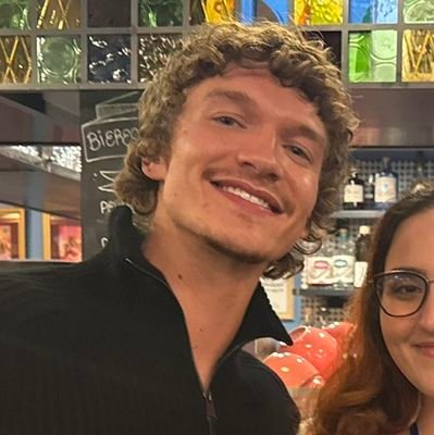 junesclaremont's profile picture. ⠀⠀ tahereh mafi, hollanov, 9-1-1 & spiderman.