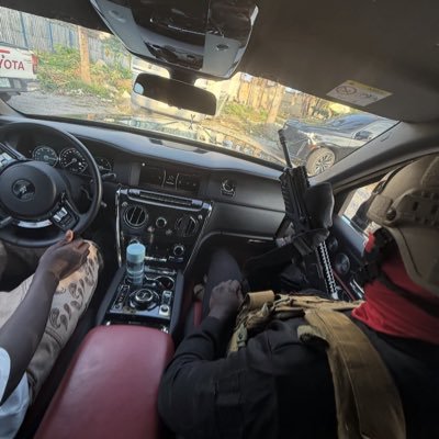 Adepoundsterlin's profile picture. i dey pound steady man the hound ready