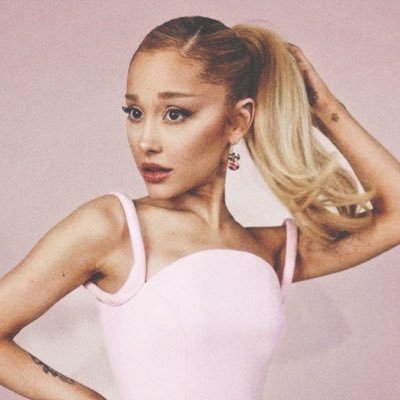 remIoved's profile picture. everytime | ‘you smell so good, is that chanel?’ ʚ♡⃛ɞ