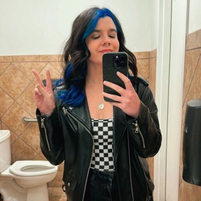 fixbekahin45's profile picture. I write about music sometimes // obsessed with the song thriller by fall out boy // vinyl collector // lyrical parallel enthusiast