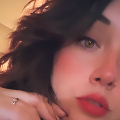 Shot_of_Poison's profile picture. Friki👾Melómana a tiempo completo 🎸Videojuegos , series y pelis (terror) 🖤 Slytherin 🐍 Animalitos 🐶 Deporte 🏋🏻 Reír 😁 Believe ❤️💙 NO HABLO POR MD ⛔️