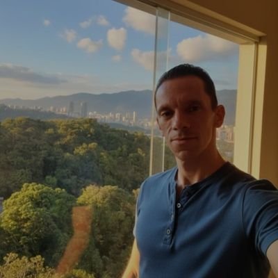 leocubillan1's profile picture. 