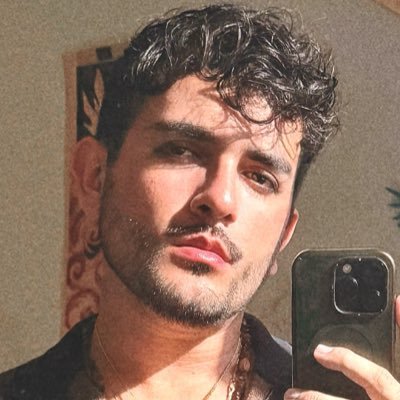 TheOnlyBaggio's profile picture. Illustrator/Designer • ♉︎♉︎♍︎ • 🇸🇻/🇲🇽/🏳‍🌈☀️☀️• He/Him • IG: @baggioardon.design • TT: TheOnlyBaggio • Venmo: @BaggioA