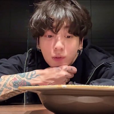 jungkoonismo's profile picture. bts, gl e opinião inconveniente (sempre) e extremamente apaixonada pela vitória