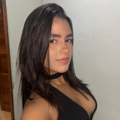 _emillysami's profile picture. fã número 1 da larissa manoela