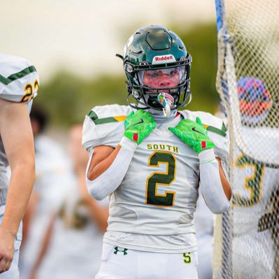 TraehWest's profile picture. Shawnee mission south(KS)🔰| C/o 26 | HT 5’6| WT 160| 4.9 40 | ATH | 🏃‍♂️🏈| NCAA ID:2410445588| #913-449-6363| ✉️traehwest21@yahoo.com| #LLT🕊️💚