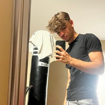 esteban_hrt8's profile picture. 