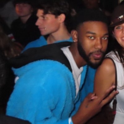 weloveuisaac's profile picture. 