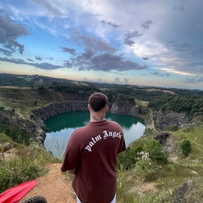 maikelove_'s profile picture. a vida aperta e eu acendo