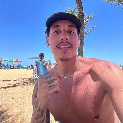 joaohavv's profile picture. Apaga a luz
Acende o isqueiro 🔥