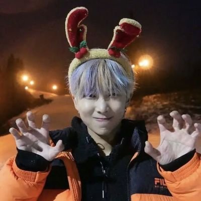 ibbaggoo's profile picture. — ¹³⁰⁶¹³ .
ele/dele

| the best moment is yet to come.