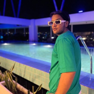 CutieewrmJon's profile picture. 