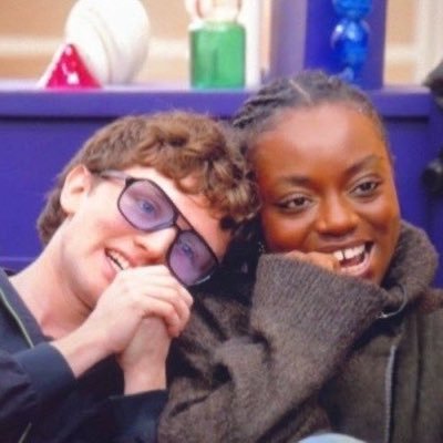 _sarahcrr's profile picture. @FCBarcelona | @OM_Officiel | Sarah, Bastiaan, Ambre 🌟 | star ac era