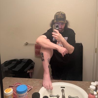 seandoeski's profile picture. this is my str@1ght3dg3 myspace where i post comedy