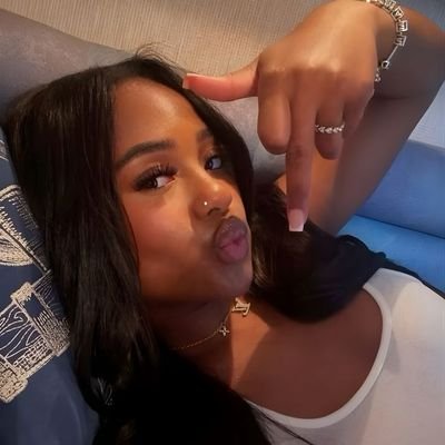 44lys_'s profile picture. preta alfa absoluta