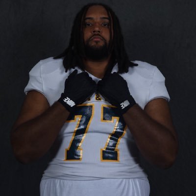 Chrisbeballin35's profile picture. OL grad transfer, 6’7 315lbs @snagcityagency #77 on film