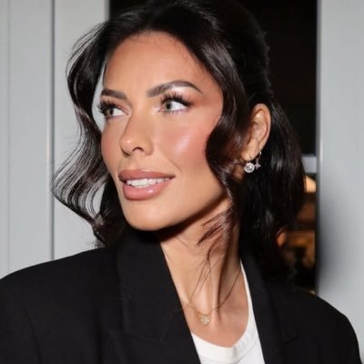 progressive_bad's profile picture. God first, 🇺🇸Constitutionalist, non-partisan, Patriotic Mom, Bitcoin investments enthusiast and business strategist. Exploring Market Trends and Policies.