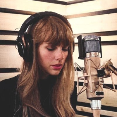 laurstyless's profile picture. 