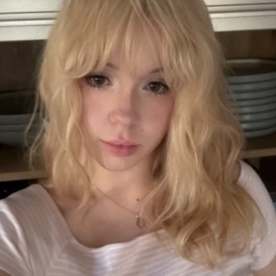 neoini's profile picture. zoo wee mama