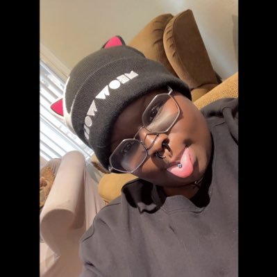 Itslalahiii's profile picture. HI! It's Lala For Short😉||25||Associated Degree In Psychology|| Socially Awkward And Weird||Love Nature And Music||8//30//21~T🖤