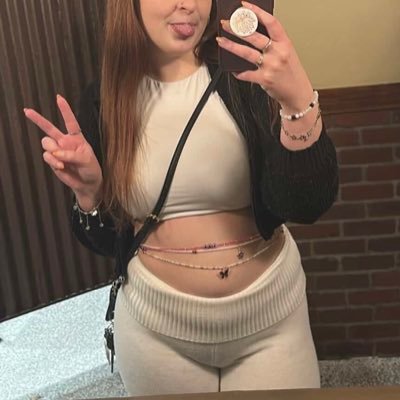 CassiAnnBabe's profile picture. I play, you pay 💵 paid private account @Cassiannpriv where I post shorter versions of my OF content 💙🤍 https://t.co/cthJu7W7OR