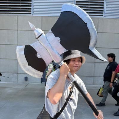 Phobolas's profile picture. He/Him | Việt dude based in SoCal | Mainly Travel/Food/Beyblade posting, or my new fixation of the month(s).