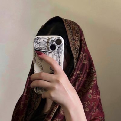seharnotzehar's profile picture. Selectively extrovert || Insta: seharnotzehar