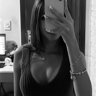 mariavslt's profile picture. ॐ “ escrita por cbjr&febre90s ‘ 👯‍♀️ 💐 🦖 🏄🏼‍♀️