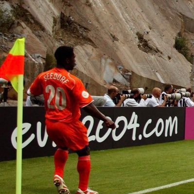 hopBENY's profile picture. si travailler dur suffit à réussir alors l’âne serait le patron de la ferme