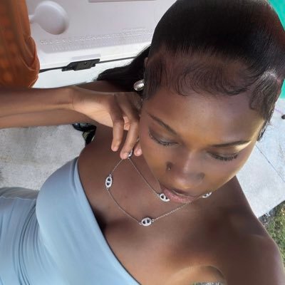 MayJarkelle's profile picture. God’s favorite i’m living proof ✝️