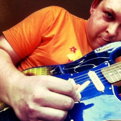 Miss_Lilindra's profile picture. Labrador Retriever Miss Lilly and her Irish man in Bavarian village. Daily life, memes, bad jokes, bicycles, guitars, music and Irish way. 💚🤍🧡🍀