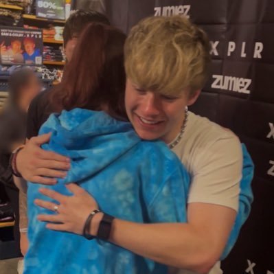 xplrsturniolo's profile picture. multi account but mainly sam and colby. youtubers, singers, drag queens + more ! •she/her •