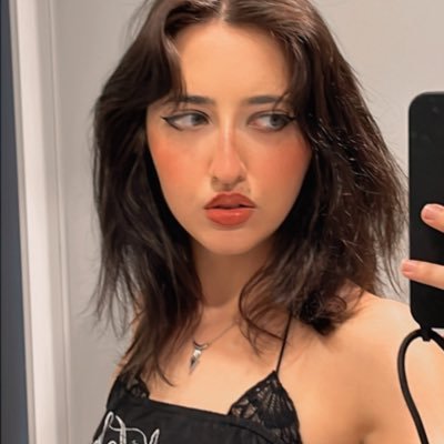 lemteja's profile picture. 23. soy muy impulsiva qué pasa