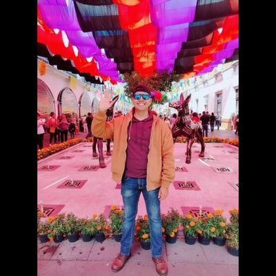 ElCochoChile's profile picture. La única forma que conocen los humanos de llegar a alguna parte es dejando algo atrás. ✍🏻