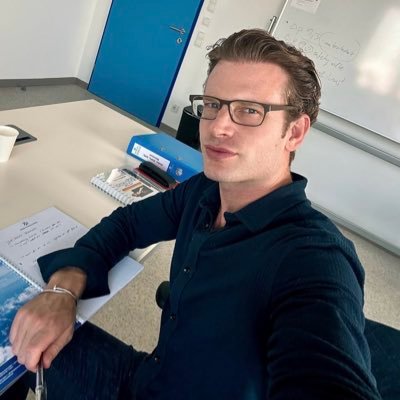 motleycrue66's profile picture. spread love everywhere you go❤️//lover of books//pilot//