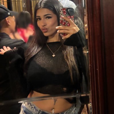 xoxluvmo's profile picture. 🧚‍♀️🍄🪴💐✨