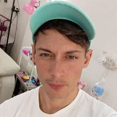 IanStar77171956's profile picture. Biólogo , Barber estilista y lector de Tarot