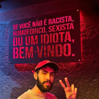 TrueToLeo's profile picture. escrevo uns poemas e quero aprender a escrever alguns códigos